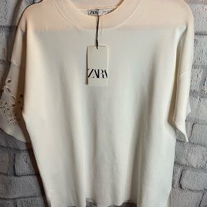 ZARA white Shortsleeved Tunic with Floral Cutouts on Sleeves